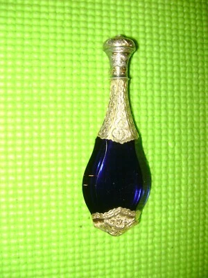 ANCIEN FLACON A SEL-FLACON DE PAMOISON-ARGENT VERMEIL ET CRISTAL XIX EME - Photo 1/4