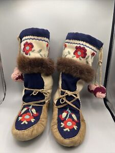 Handmade Women’s Inuit Leather Fur Trimmed Felted Wool Floral Moccasins MukLuks