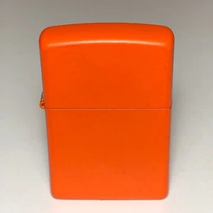 Accendisigari vintage Zippo F 18 arancione opaco cromato Bradford PA USA - Foto 1 di 11