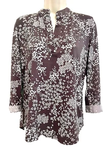 Amana Top Sz XL Gray Floral 3/4 Rolled Sleeve Embossed Split Neck Whimsey Goth - Picture 1 of 11