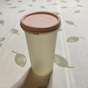 Contenedor Tupperware Modular Mate #1641-32 vintage con tapa rosa #1607-10 - Imagen 1 de 7