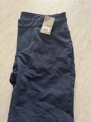 Pearl Izumi Men's Vista Shorts Nylon Stretch, Navy, Size 36 - Image 1 of 4