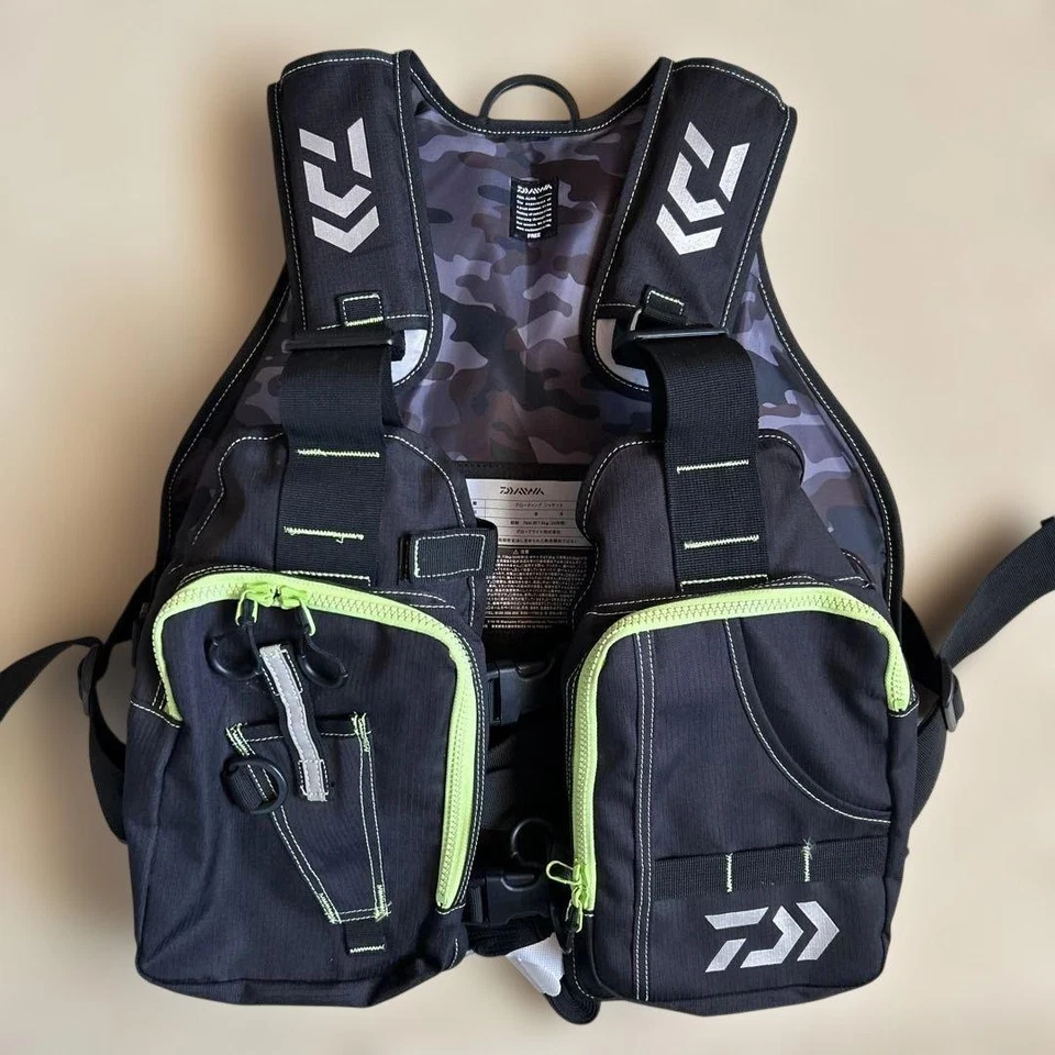 Жилет охотничий легкий плавающий DAIWA DF-6406 короткая длина рыболовный жилет б/у - Изображение 1 из 4