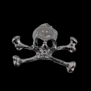BROCHE DE CALAVERA Y HUESOS CRUZADOS DE METAL pin plata oscura/negro punk gótico pirata 2W - Imagen 1 de 4