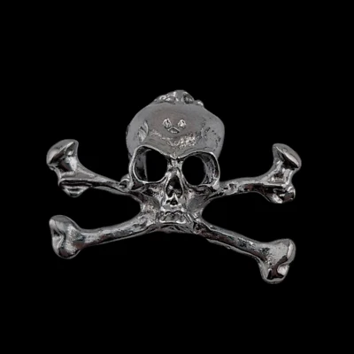 Broche calavera y huesos cruzados de metal armado alfiler plata oscura/negro punk gótico pirata 2W Foto 1 de 4