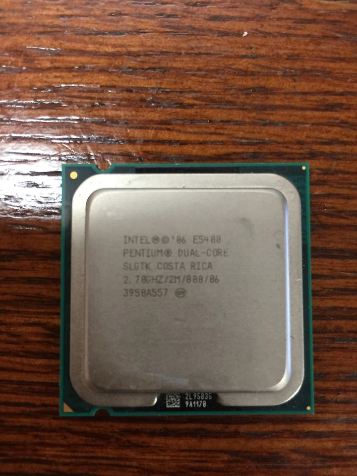 Intel Pentium Dual-Core E5400 2.7GHz/2M/800MHz LGA 775 SLGTK - Image 1 of 1
