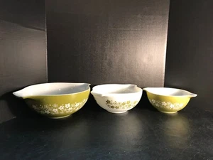 VINTAGE 3 SET PYREX "SPRING BLOSSOM" MIXING BOWLS - Picture 1 of 12