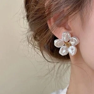 Baroque Pearl Flower Pearlcore Floral Statement Stud Earrings - Picture 1 of 5