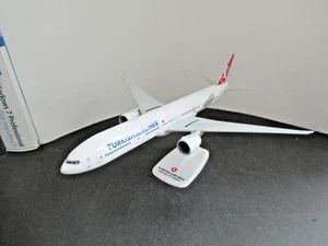 Modellflugzeuge Verkehrsmaschinen 1:200 PPC ?? Boeing 777 - Bild 1 von 3
