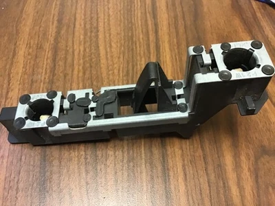 VOLVO V70 850 WAGON L или R ВЕРХНИЙ ДЕРЖАТЕЛЬ ЛАМПЫ ЗАДНЕГО ФОНАРЯ/РОЗЕТКА 9151646 3512416 - Изображение 1 из 4