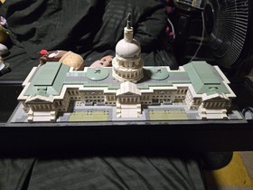 LEGO ARCHITECTURE: United States Capitol Building (21030) Built 