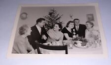 Boże Narodzenie 1957 Rodzinna choinka typowa lata 50. Boże Narodzenie Vintage zdjęcie lata 50.