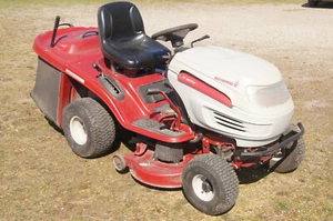 Rasentraktor Gutbrod GLX 105 RHL Hydro mit Kohler-2-Zyl.-Motor - Bild 1 von 16