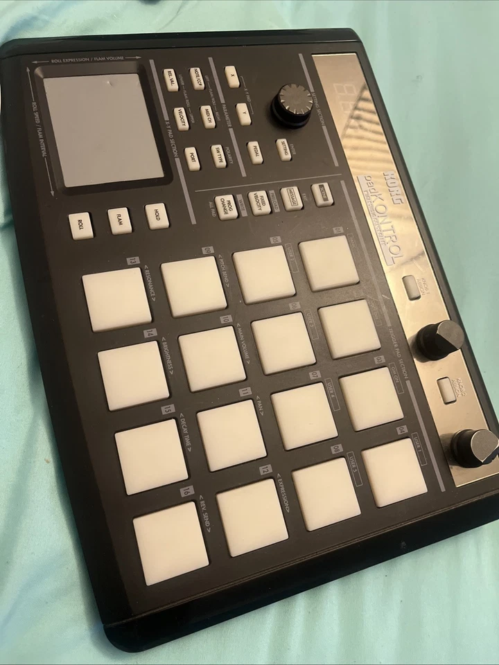 Controlador de estudio MIDI de 16 canales Korg padKONTROL KPC-1 solo unidad Foto 1 de 3