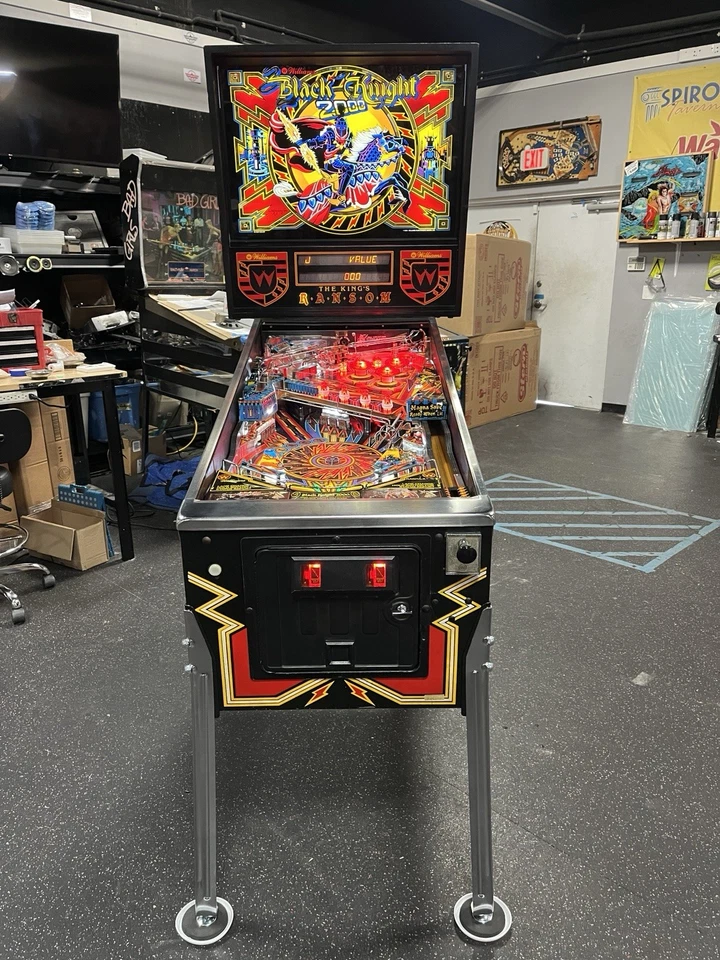 Máquina de pinball Black Knight 2000 1989 restaurada LED completa juega muy bien Foto 1 de 4