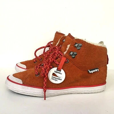 Sapatilhas Superdry tamanho 5 cunha oculta bronzeada cano alto laranja botas forradas de pele  - Imagem 1 de 4
