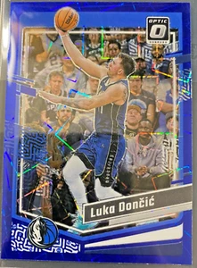 2023-24 Panini Donruss Ottica Luka Dončić #67 Velocità Blu Prizm Mavericks - Foto 1 di 2