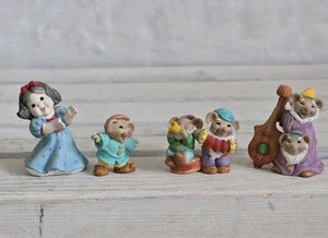 Set of 4 Hallmark 1996 Snow white and the mouse dwarves minature figures Vintage - Picture 1 of 3