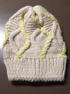 Gorro de acrílico crema y amarillo para mujer nuevo OSFM Foto 1 de 4