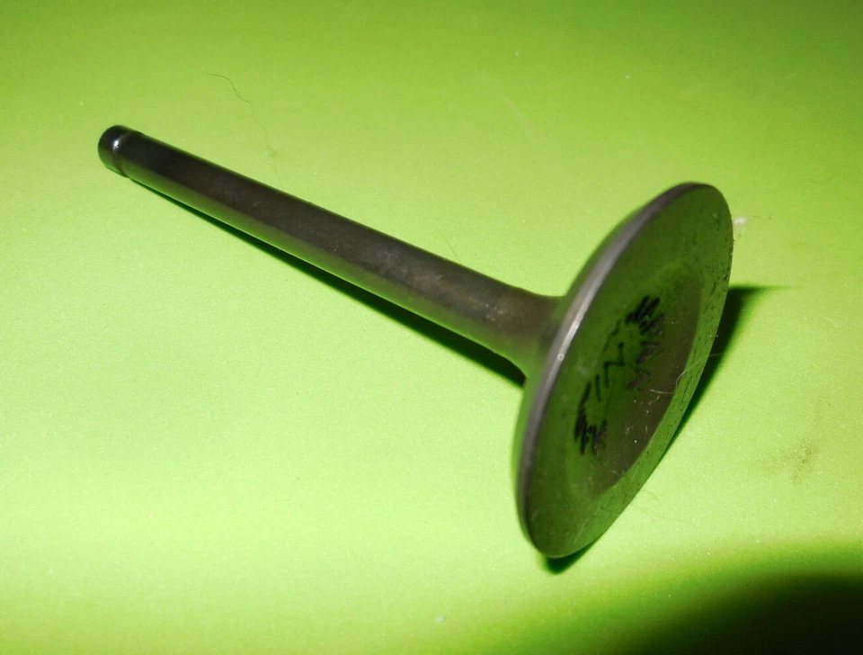 Kawasaki Intake Valve 77-80 KZ1000 A/B Police Shaft LTD Made in Japan 14-4052 - Image 1 of 1