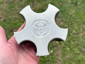 TOYOTA CAMRY AVALON OEM WHEEL CENTER CAP MACHINED FINISH 42603-AA020 1997-2001 - Picture 1 of 3