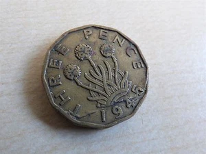 George VI Threepence 1945 Planchet Peel Mint Error (myrefn10659) - Picture 1 of 5
