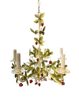 Lámpara de araña italiana vintage de cinco luces Tole Strawberry, alrededor de 1960 Foto 1 de 4