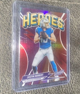 2023 Panini Prestige Heroes Red #H-4 - Justin Herbert /399 CHARGERS FANS 🏈 - Bild 1 von 5