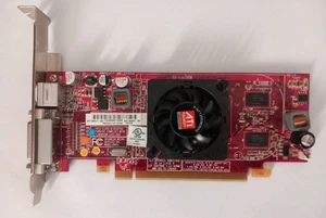 Carte graphique PCI-E x16 ATI RADEON HD4550 256 Mo DDR2-DMS-59 (2x DVi)-S-VIDÉO - Foto 1 di 4