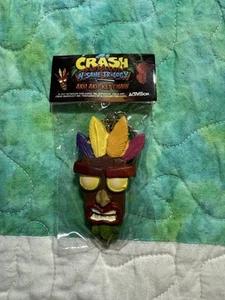 Crash Bandicoot N-Sane Trilogy PS4 Xbox Aku Aku Activision Promo Keychain - Picture 1 of 2