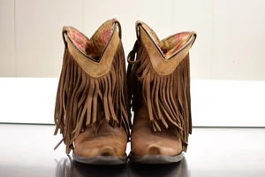 Botines occidentales ARIAT de cuero marrón con flecos y puntera corta (talla 7B) - Imagen 1 de 8