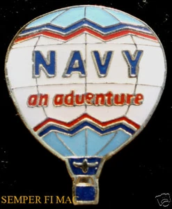 CAPPELLO MONGOLFIERA BAVERO PIN UP US NAVY UN'AVVENTURA VETERANO REGALO USN USS WOW - Foto 1 di 7