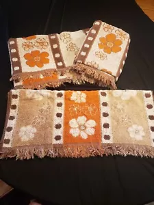 VTG Set of Three Autumn/Harvest Colored Themed Towels - Picture 1 of 14