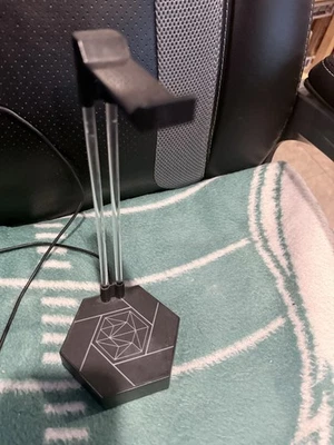 Soporte para auriculares LED soporte para escritorio con exhibición de auriculares Foto 1 de 4