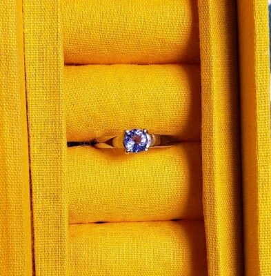Anillo de boda solitario de tanzanita de medio quilate de oro blanco macizo de 14 k de 0,50 quilates Foto 1 de 4