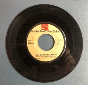 Coca Cola vintage Record It's the real thing 1971 Coke Advertising 45 - Picture 1 of 4
