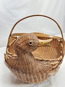 Vtg Duck/Bird Basket w/ Handle Woven Wicker Rattan Bamboo Mid Century 10" Tall - Picture 1 of 7