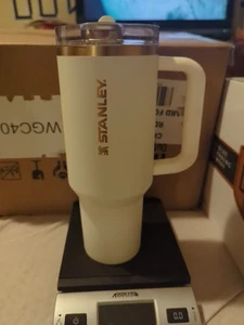 💥 STANLEY THE QUENCHER PROTOUR FLIP STRAW TUMBLER 40 OZ CREAM MOON LIMITED - Picture 1 of 5