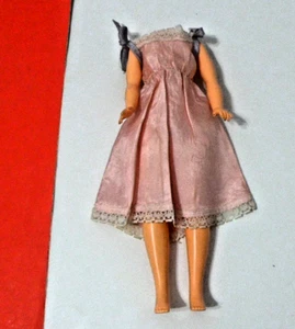 CAMISÓN CASERO ROSA SEDOSO SLIP 12" ROPA MUÑECA ajuste clon TAMMY & MAMÁ - Imagen 1 de 4