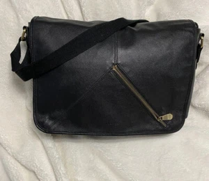 Jill-e Sasha 15" Leather Laptop Bag with Adjustable Shoulder Strap, Black - Picture 1 of 5