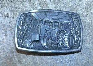 1982 WFE 2-110 field boss tractor limited edition pewter belt buckle nice used - Picture 1 of 2