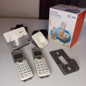 2 słuchawki system telefoniczny z identyfikatorem dzwoniącego / połączeniem czekającym AT & T wiszący na ścianie EL51203 - Zdjęcie 1 z 10