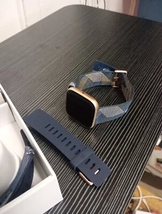 Fitbit Versa 2 Special Edition Health & Fitness Smartwatch Grade A FB 507RGV - Picture 1 of 5