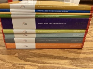 Lot of 9 ATI Nursing RN Content Mastery Series Review Module Paperback Books - Foto 1 di 13