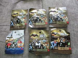 Batman V Superman Juego de SEIS Bolsas Ciegas Serie 1 y 2 Mighty Mini's ¡Sellado! - Imagen 1 de 2