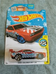 2016 Hot Wheels Snowflakes DODGE CHALLENGER DRIFTCAR Red 178/250 EXCELLENT CARD  - Picture 1 of 3