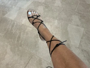 $195 Pour La Victoire Ivory Jules Strappy Sandal In Black Size: 6.5 - Picture 1 of 7