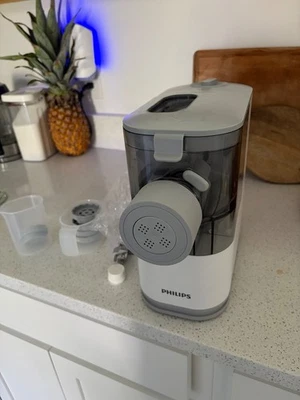 Phillips Máquina Automática de Fideos con todos los accesorios con ella! Solo usado una vez Foto 1 de 2