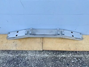 Barra de impacto de refuerzo de parachoques trasero Infiniti G37 2008-2013 cupé OEM - Imagen 1 de 10