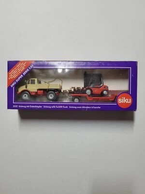 Siku Unimog with Forklift Truck 2522 - Image 1 of 4